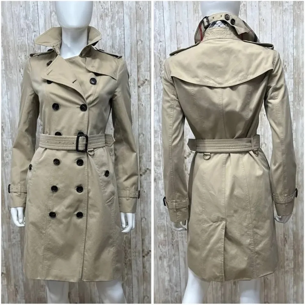 Burberry Beige Double-Breasted Trench Coat with Belt - Picture 3 of 11